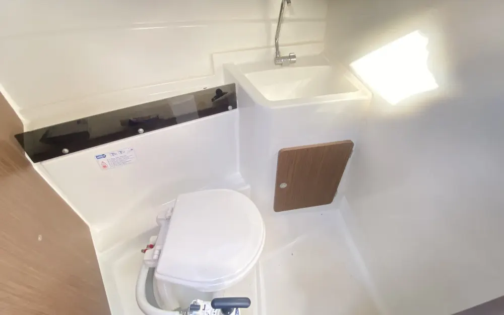 slider 13 Beneteau Antares 8 OB
