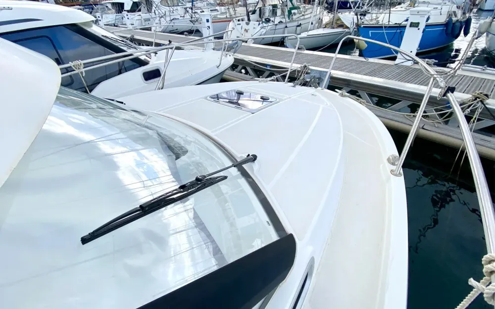 slider 14 Beneteau Antares 8 OB