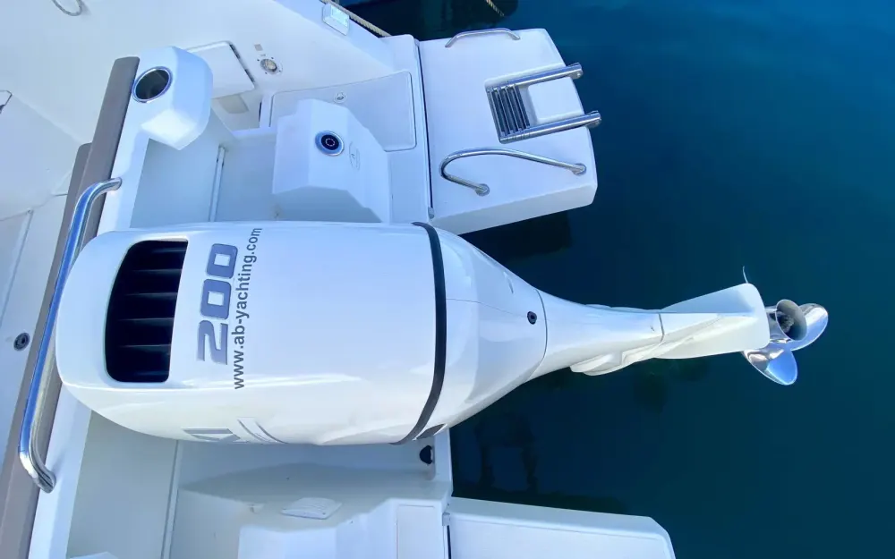 slider 17 Beneteau Antares 8 OB