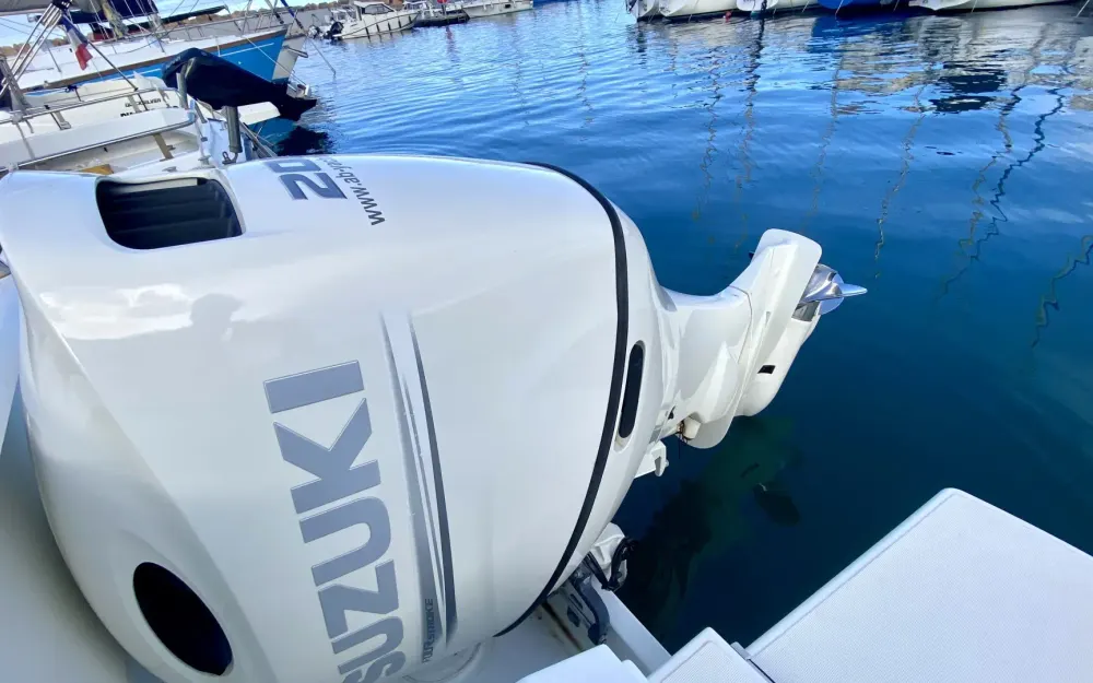 slider 18 Beneteau Antares 8 OB