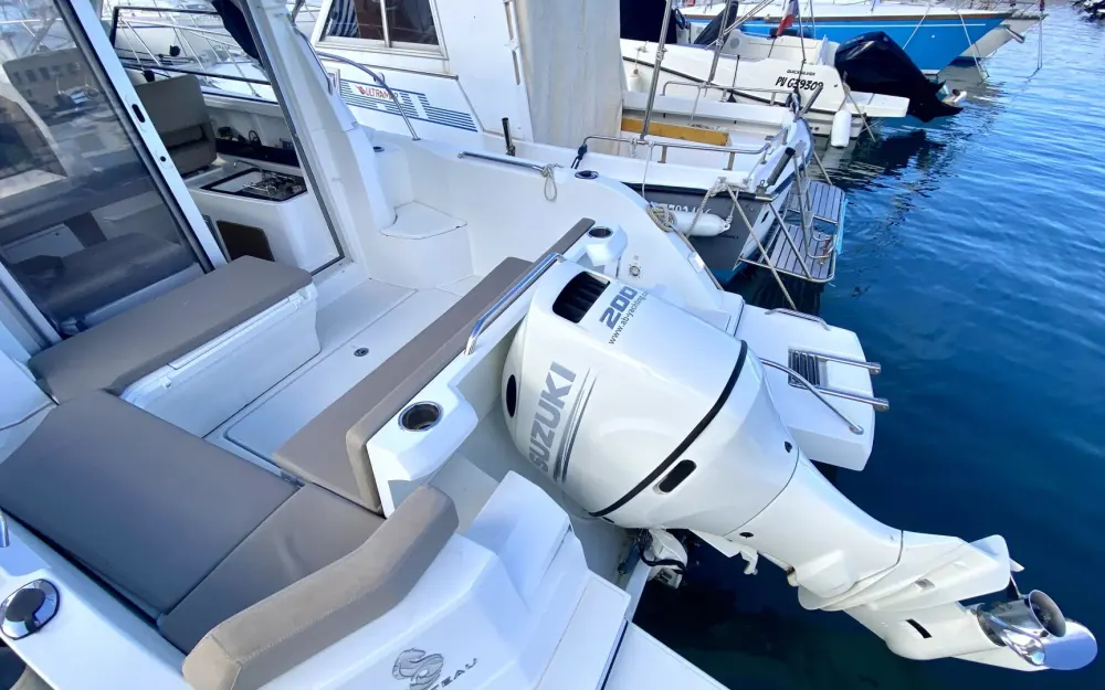 slider 3 Beneteau Antares 8 OB