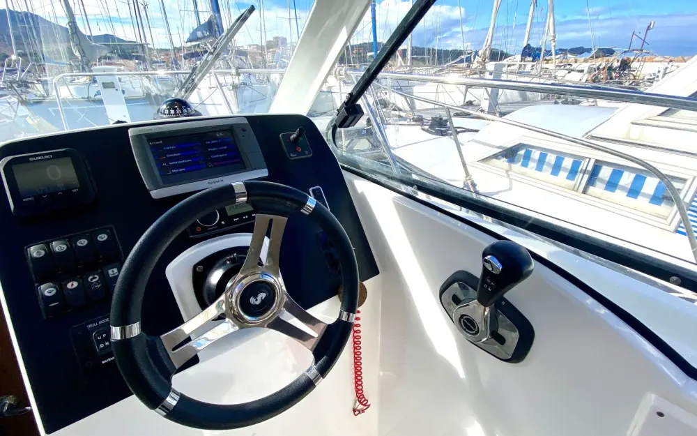 slider 7 Beneteau Antares 8 OB