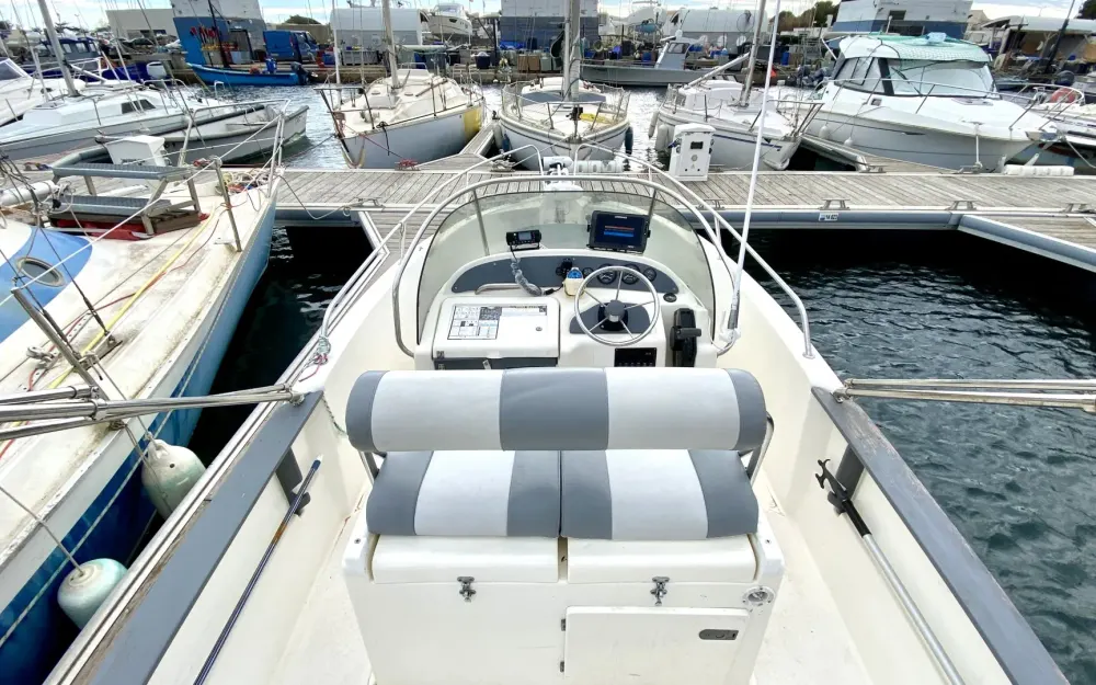 slider 6 Jeanneau Cap Camarat 705