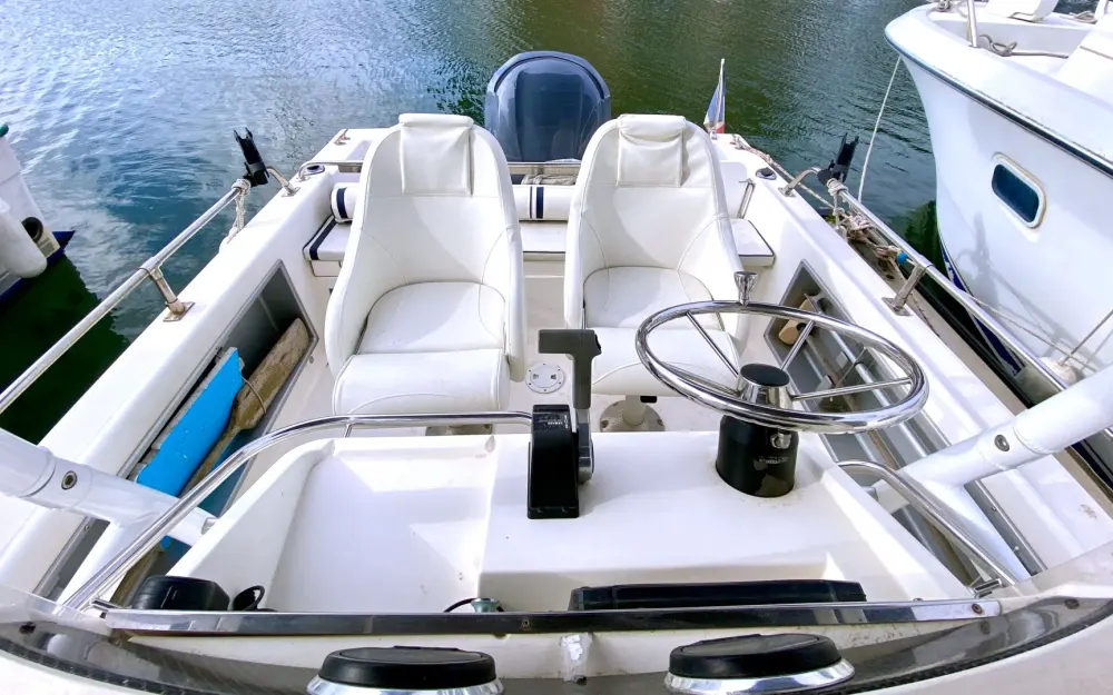 slider 7 White Shark  225