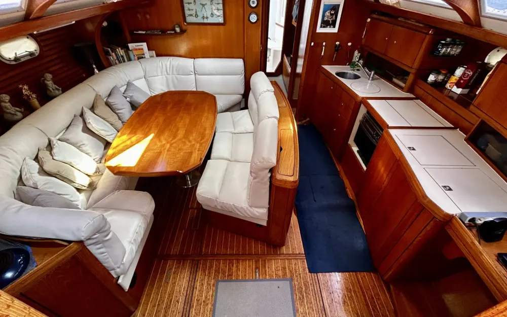 slider 10 Jeanneau Sun Odyssey 47