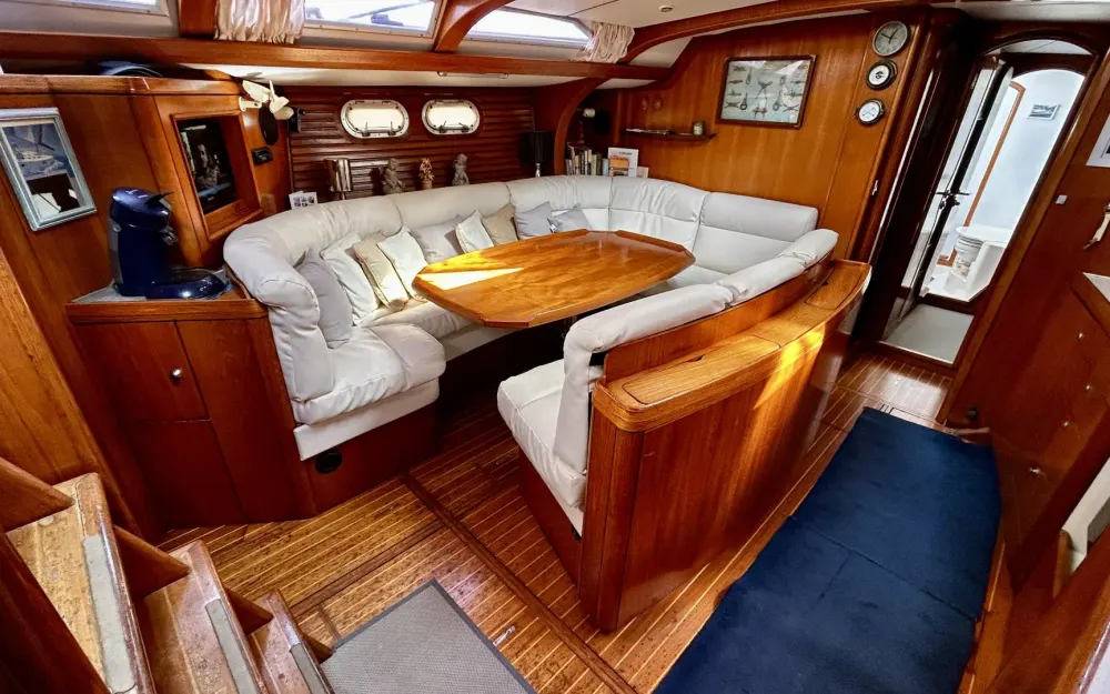 slider 11 Jeanneau Sun Odyssey 47