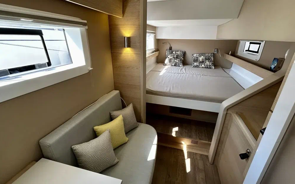 slider 9 Aventura Yacht Aventura 37