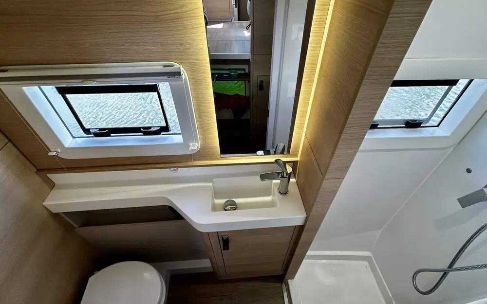 slider 12 Aventura Yacht Aventura 37