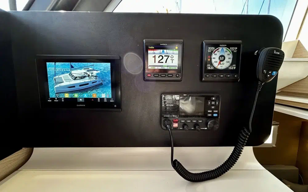 slider 14 Aventura Yacht Aventura 37