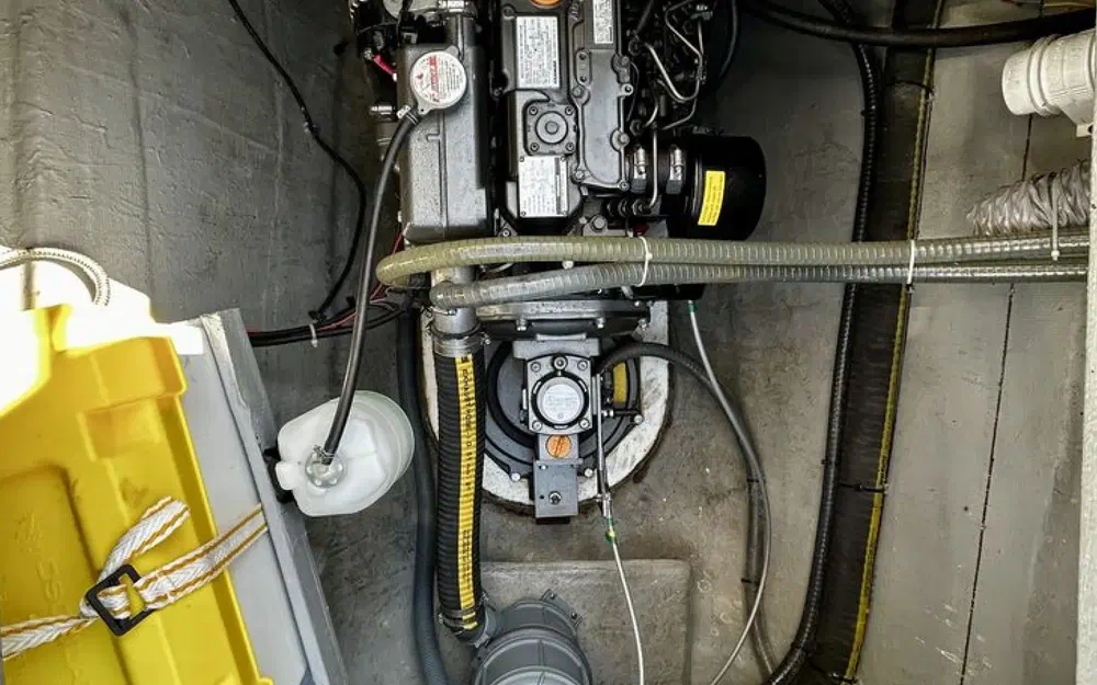 slider 16 Aventura Yacht Aventura 37