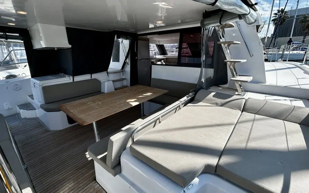 slider 2 Aventura Yacht Aventura 37