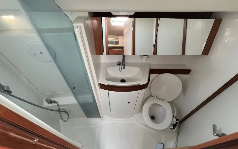 slider 18 Beneteau Oceanis 43