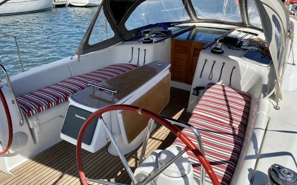 slider 3 Beneteau Oceanis 43