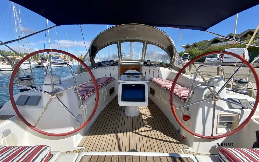 slider 4 Beneteau Oceanis 43