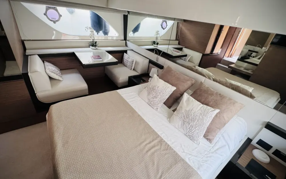 slider 13 Ferretti  550