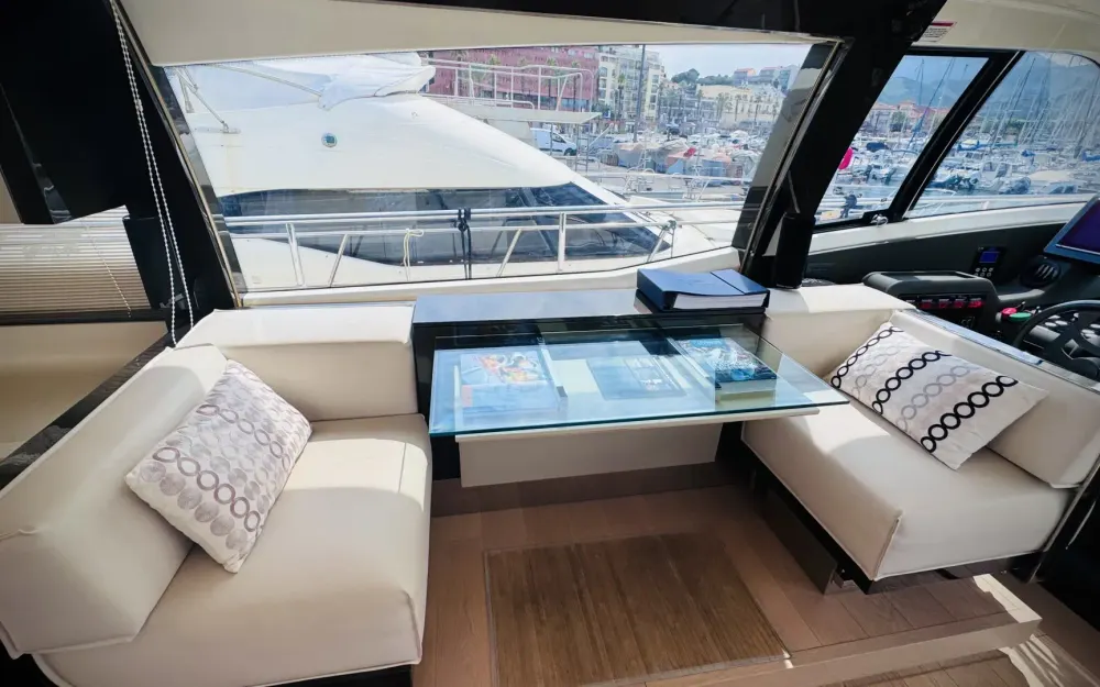 slider 14 Ferretti  550