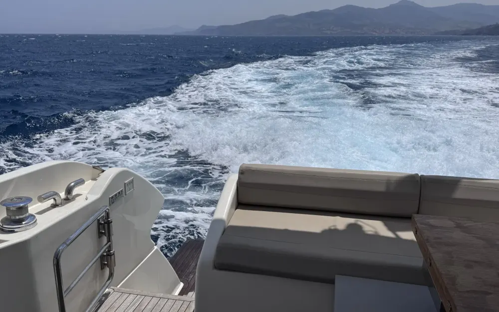 slider 16 Ferretti  550