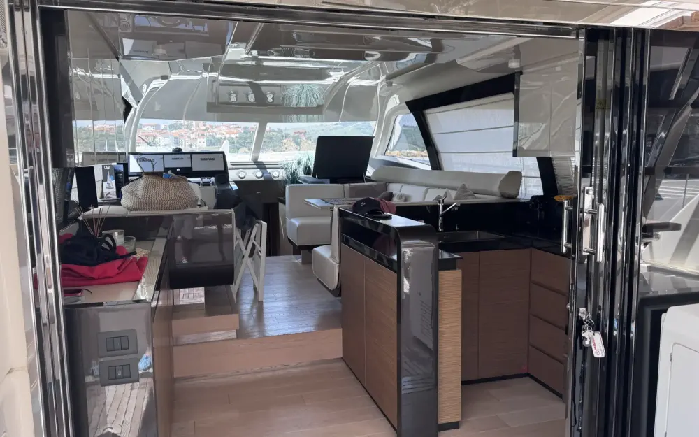 slider 3 Ferretti  550