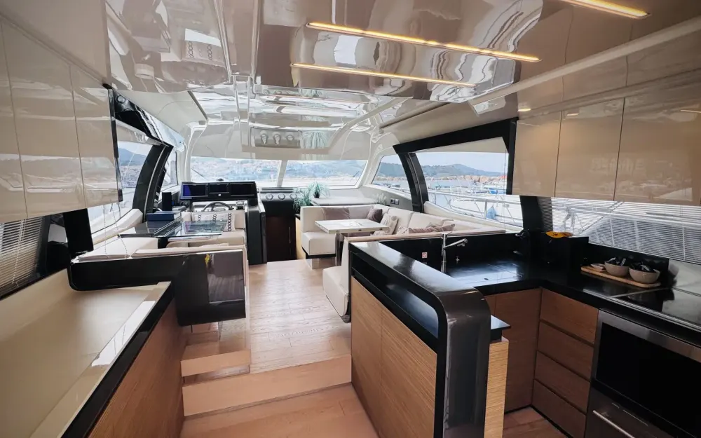 slider 4 Ferretti  550