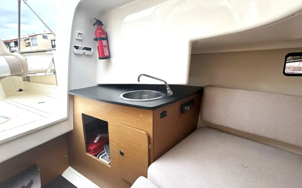 slider 11 Jeanneau Cap Camarat 755