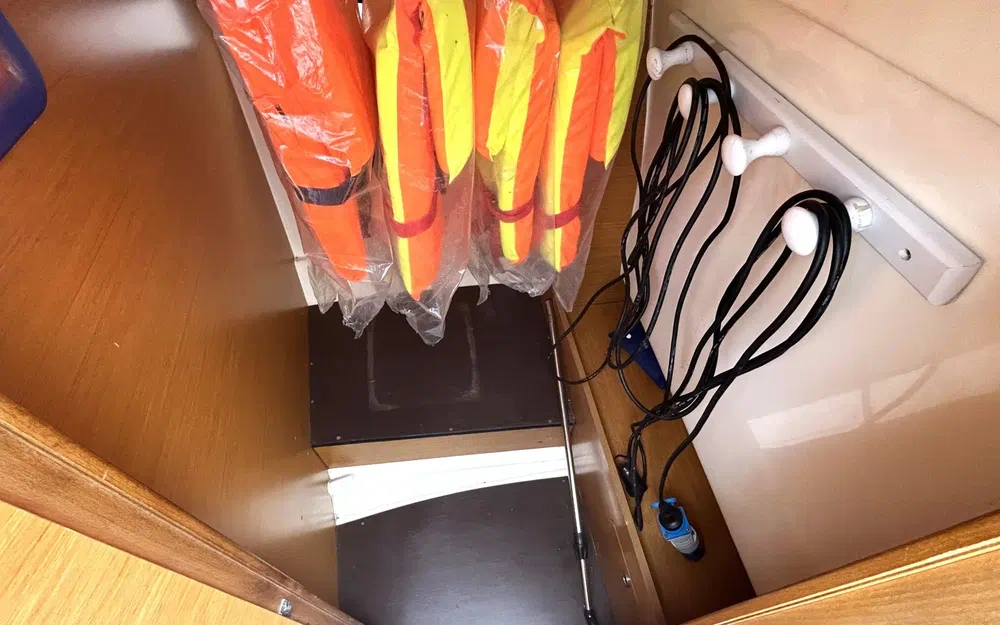 slider 14 Jeanneau Cap Camarat 755