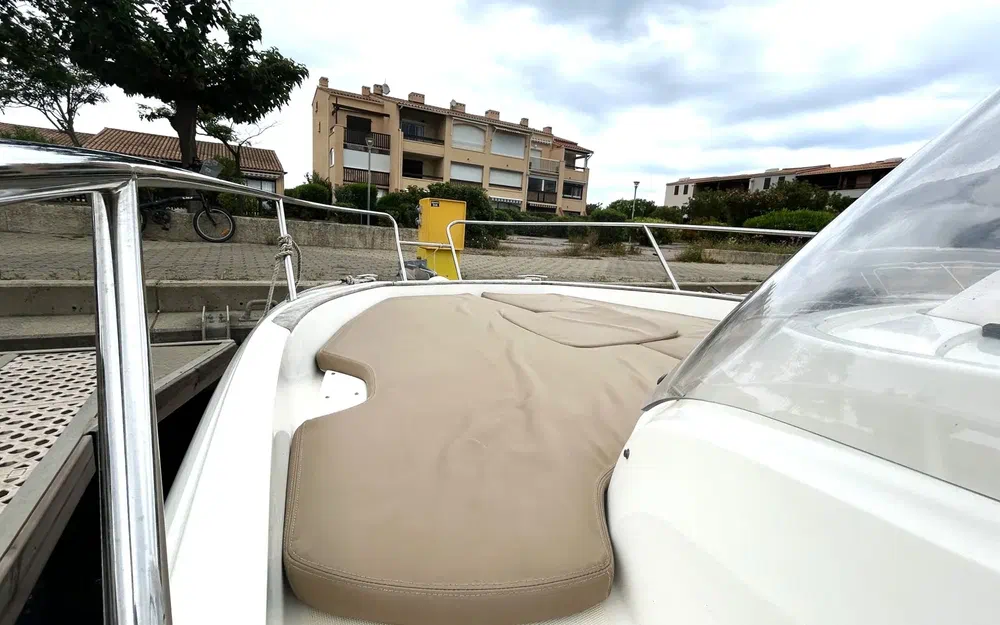 slider 5 Jeanneau Cap Camarat 755