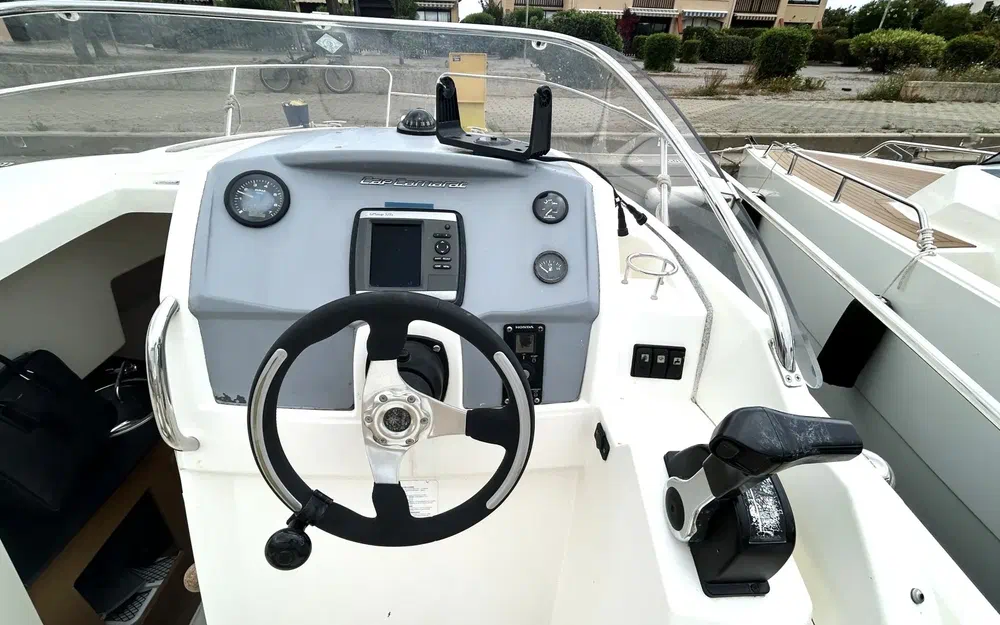 slider 8 Jeanneau Cap Camarat 755