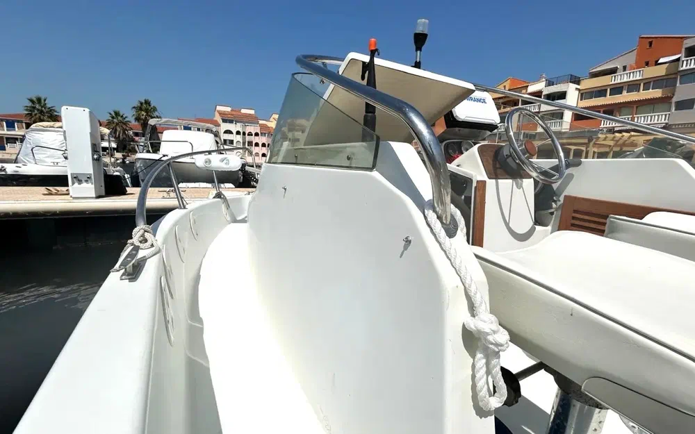 slider 9 Jeanneau Cap Camarat 555