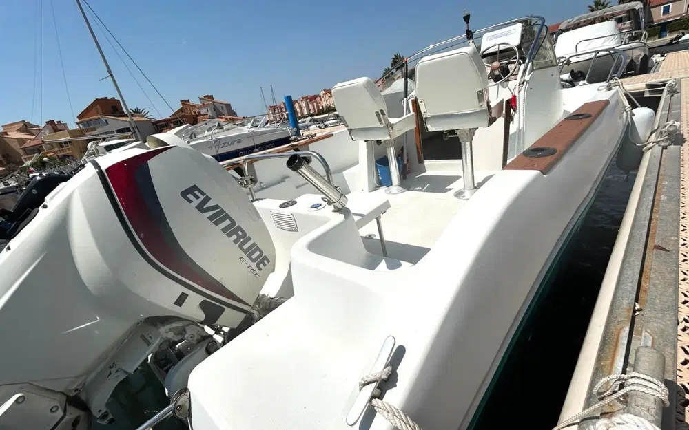 slider 3 Jeanneau Cap Camarat 555