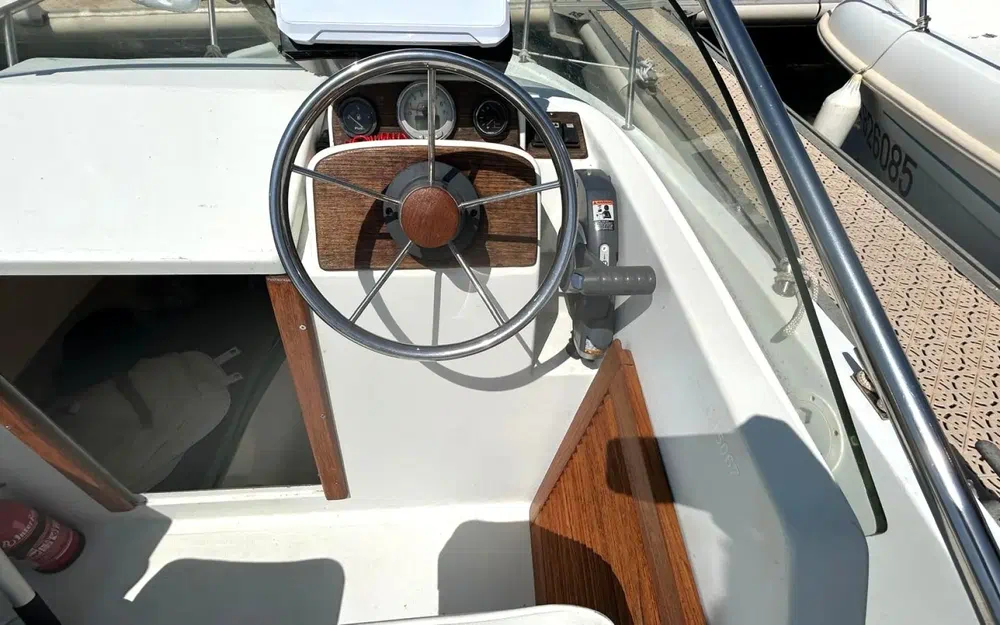 slider 8 Jeanneau Cap Camarat 555