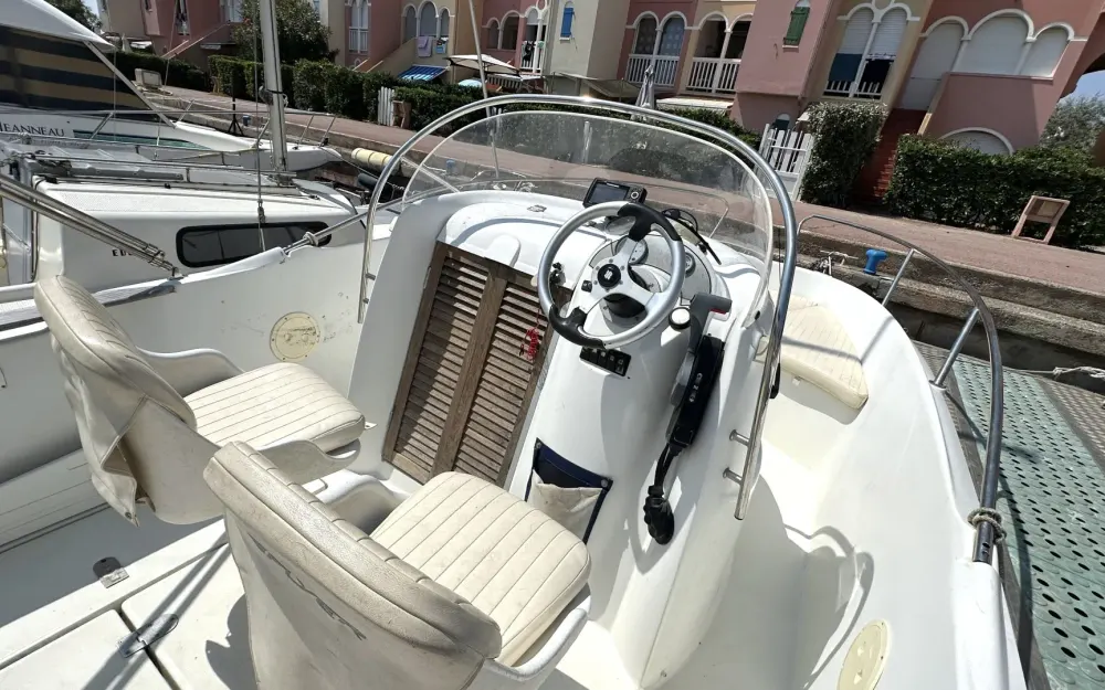 slider 5 Beneteau Flyer 650 Open