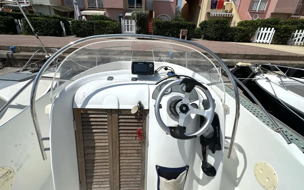 slider 7 Beneteau Flyer 650 Open