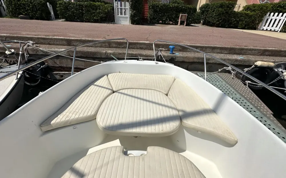 slider 8 Beneteau Flyer 650 Open