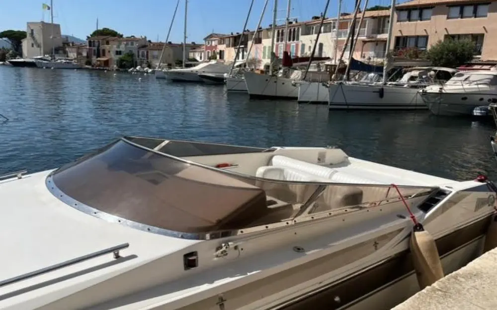 slider 2 Benetti Cougar 37 Offshore