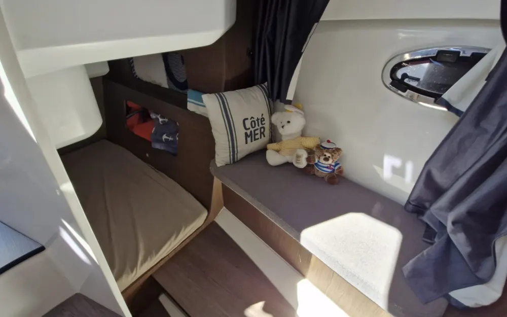 slider 9 Beneteau Antares 8.80