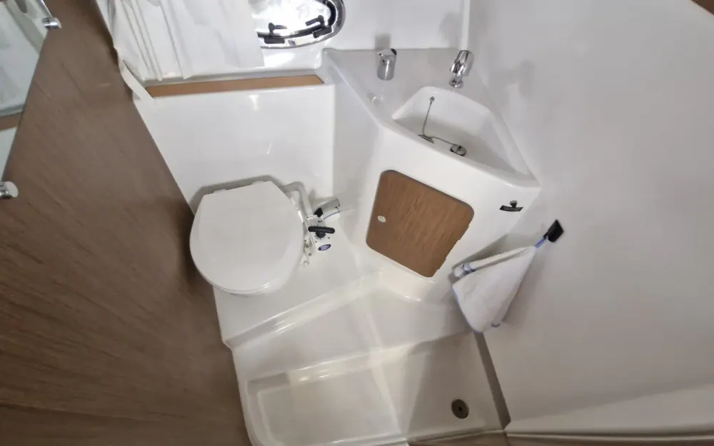 slider 11 Beneteau Antares 8.80