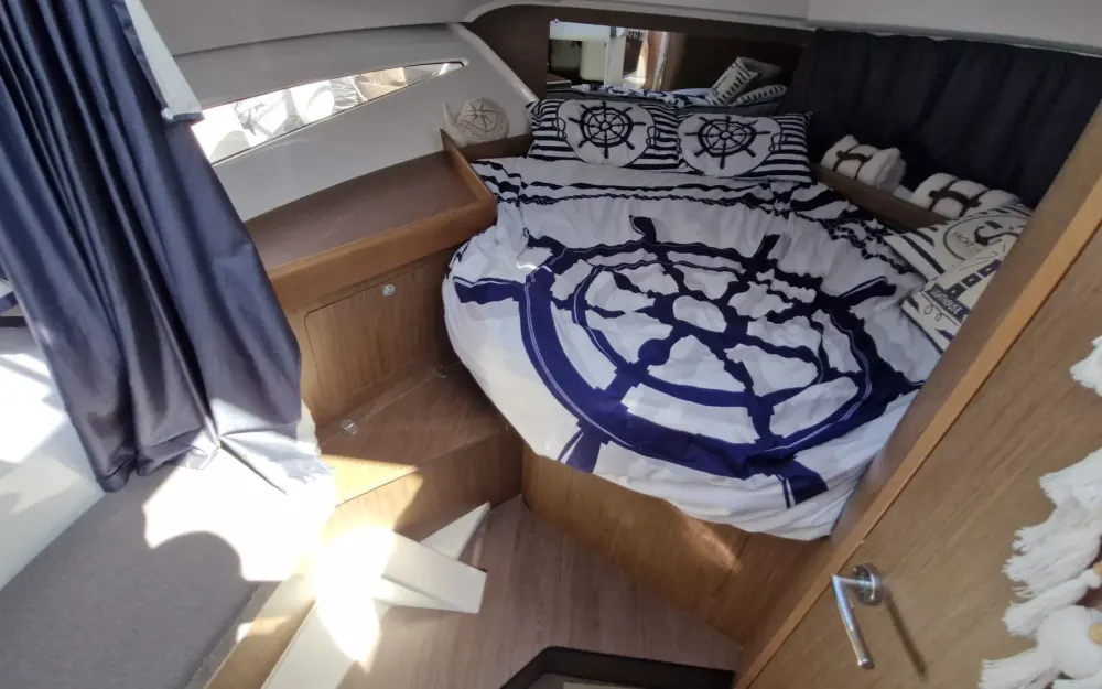 slider 7 Beneteau Antares 8.80