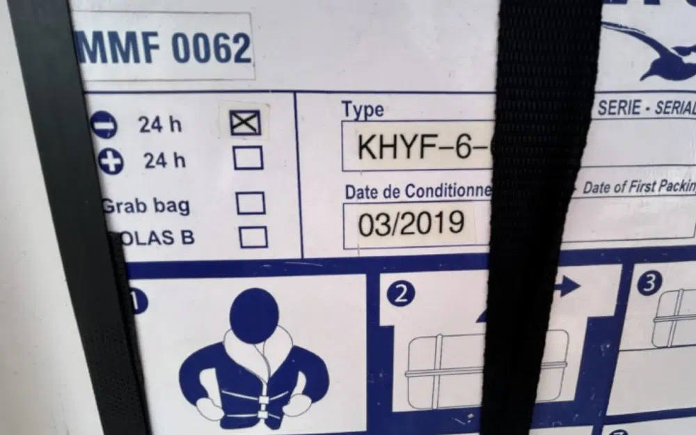 slider 17 Jeanneau Cap Camarat 925