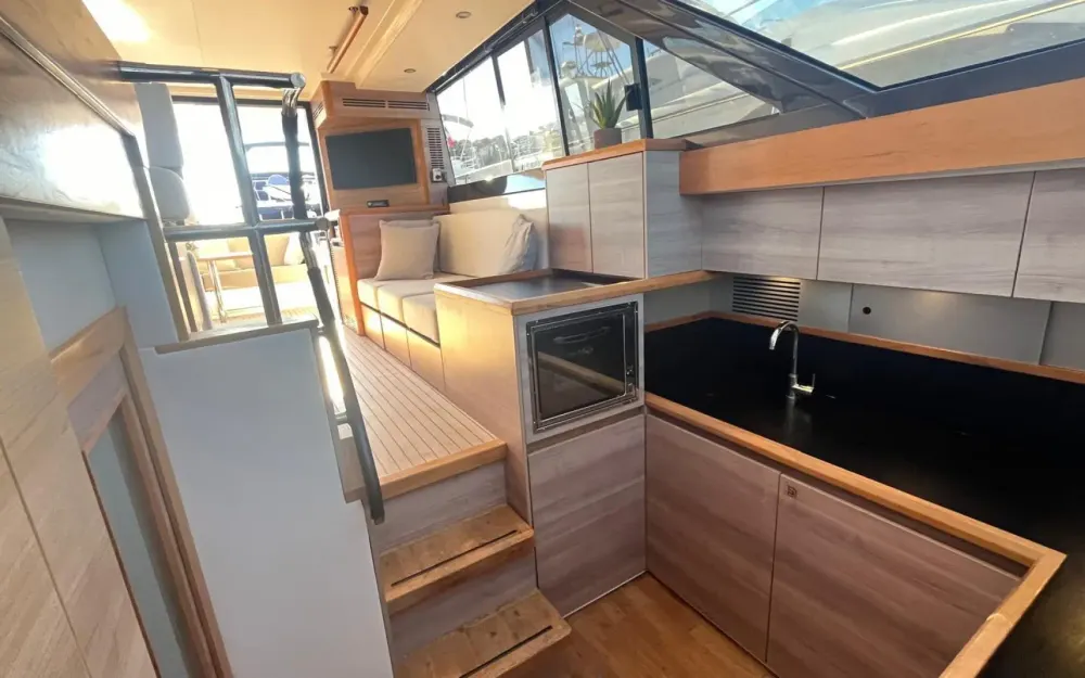 slider 26 Sealine  F 42