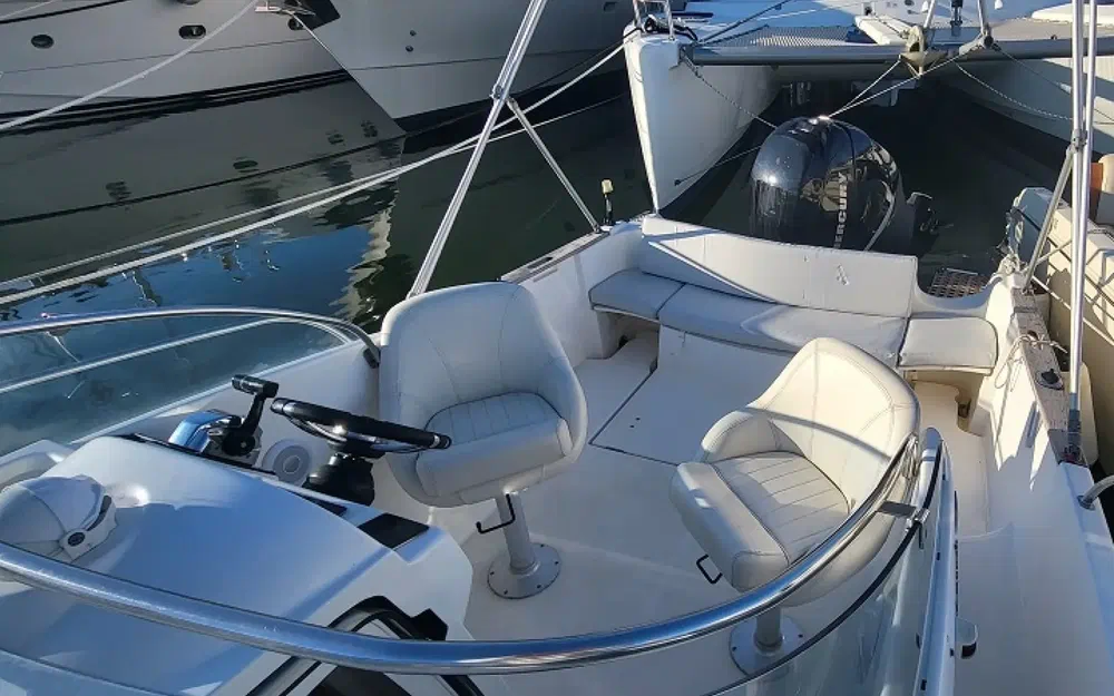 slider 4 Jeanneau Cap Camarat 755