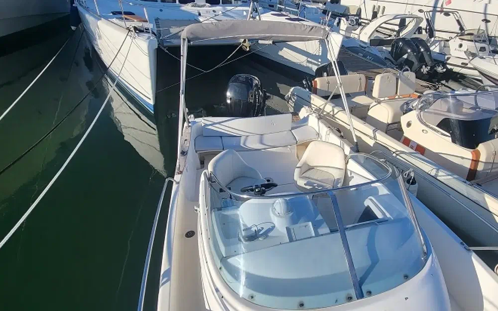 slider 5 Jeanneau Cap Camarat 755