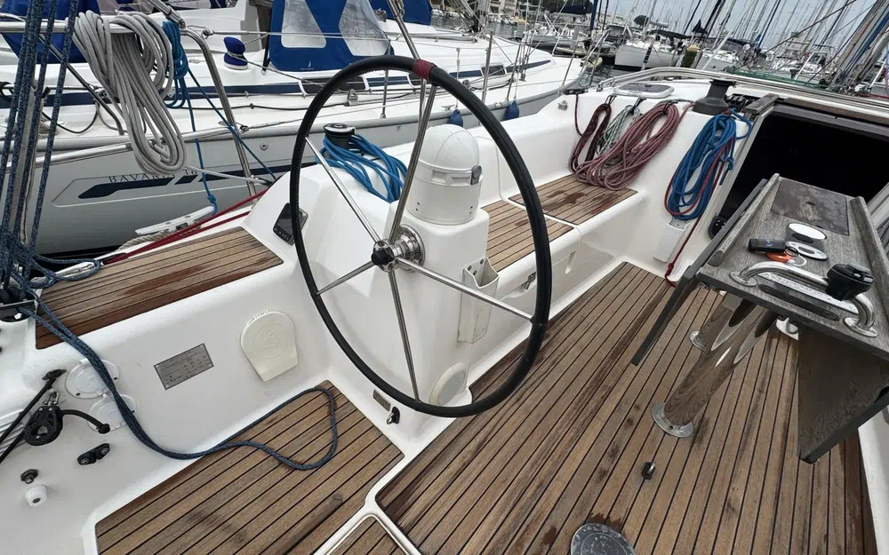 slider 10 Dufour 380