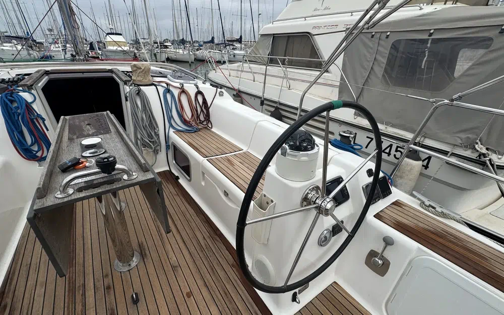 slider 11 Dufour 380