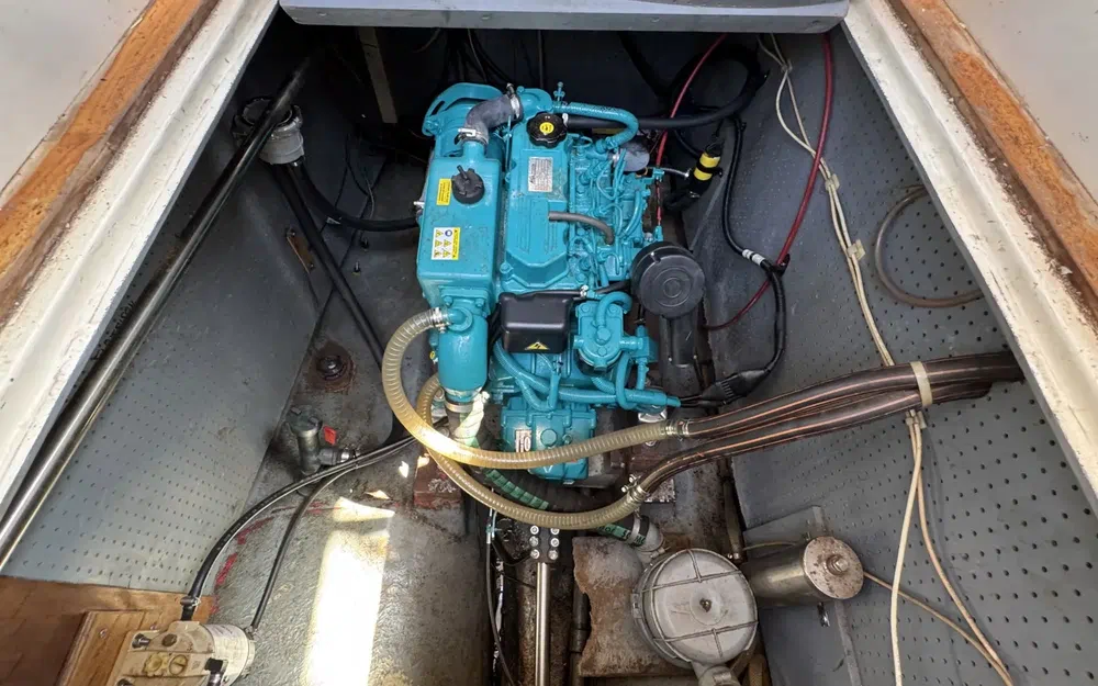 slider 9 Fisher Boats Fisher 31