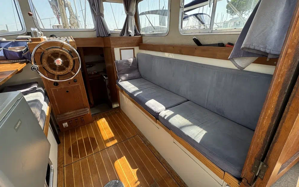 slider 11 Fisher Boats Fisher 31