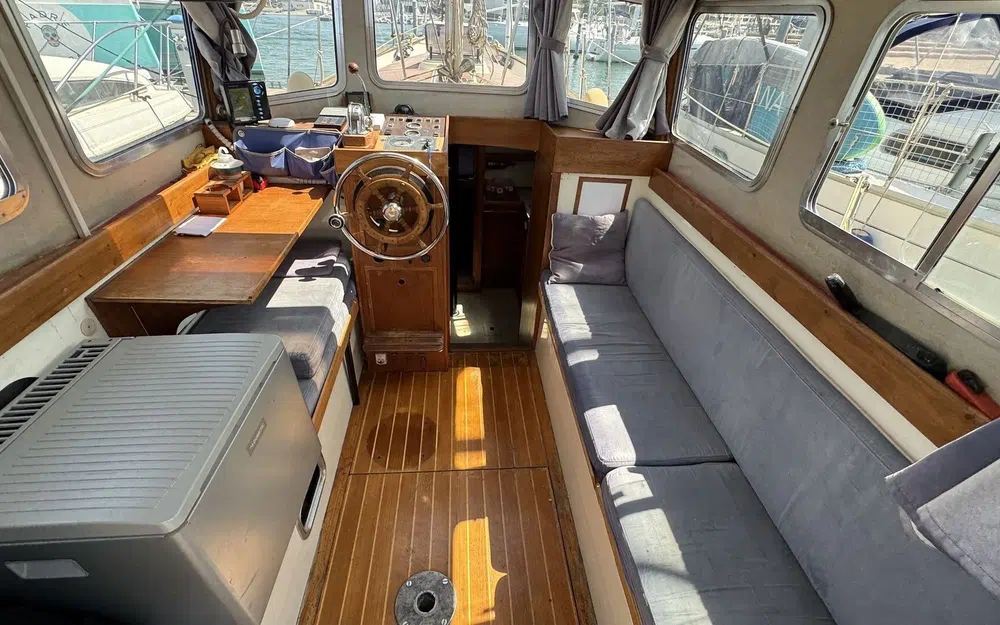 slider 1 Fisher Boats Fisher 31