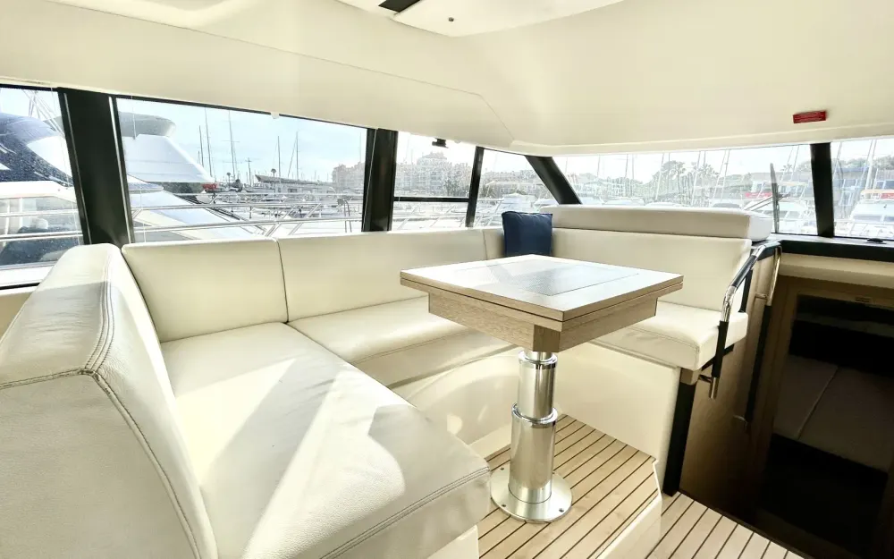 slider 6 Jeanneau Prestige 420 Fly