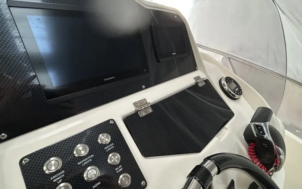 slider 11 White Shark  240 SC