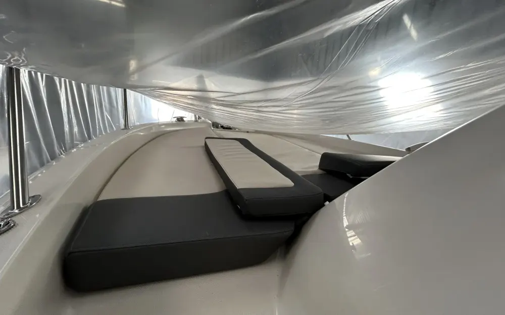 slider 12 White Shark  240 SC