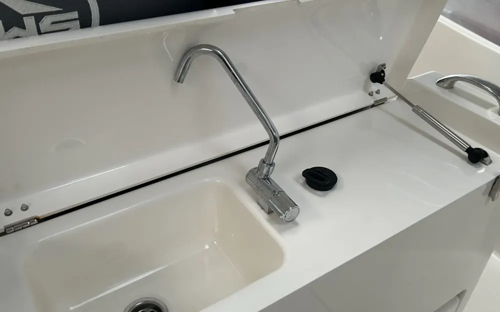 slider 6 White Shark  240 SC
